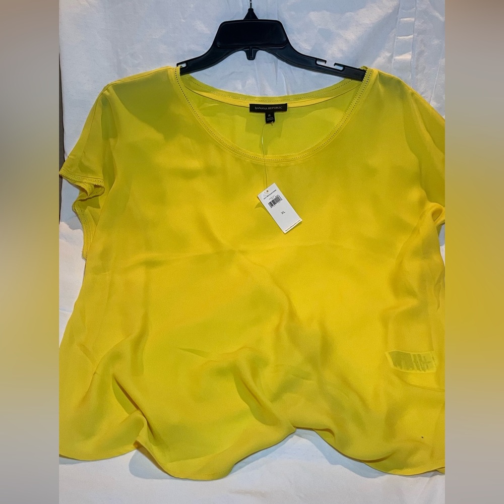 Banana republic yellow short sleeve